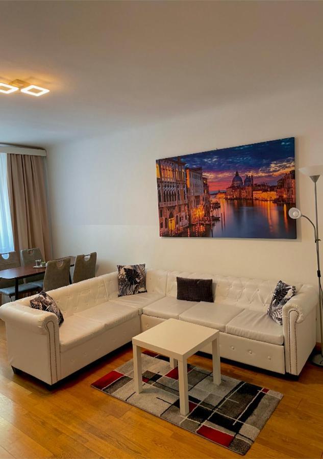 Apartment Wien Mitte Bagian luar foto